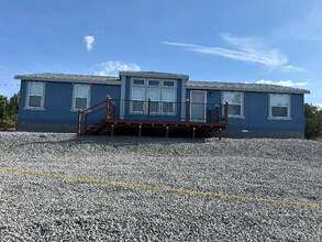 10 Acr 3027 in Vernon, AZ - Foto de edificio - Building Photo