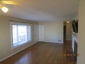 8912 Ridge Pl in Bethesda, MD - Foto de edificio - Building Photo