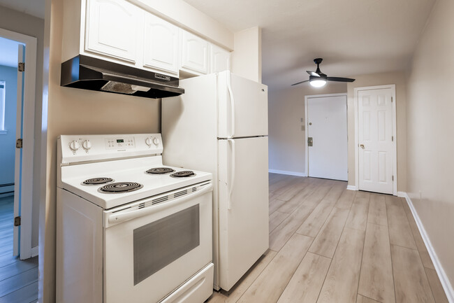 The Meadows Patio Apartments - HEAT INCLUDED! in Parma, OH - Building Photo - Interior Photo