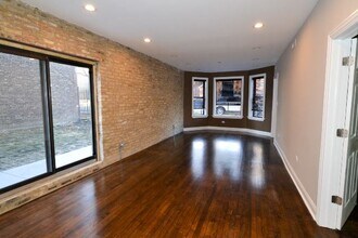 2019 N Hoyne Ave in Chicago, IL - Building Photo - Building Photo