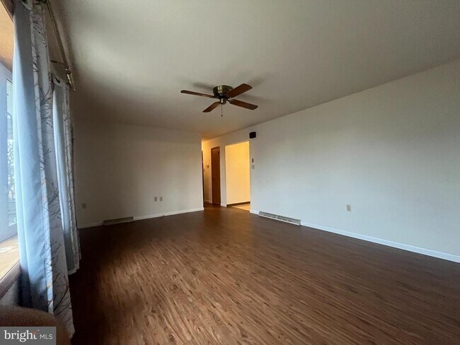 335 Fairmount Ave in Waynesboro, PA - Building Photo - Building Photo