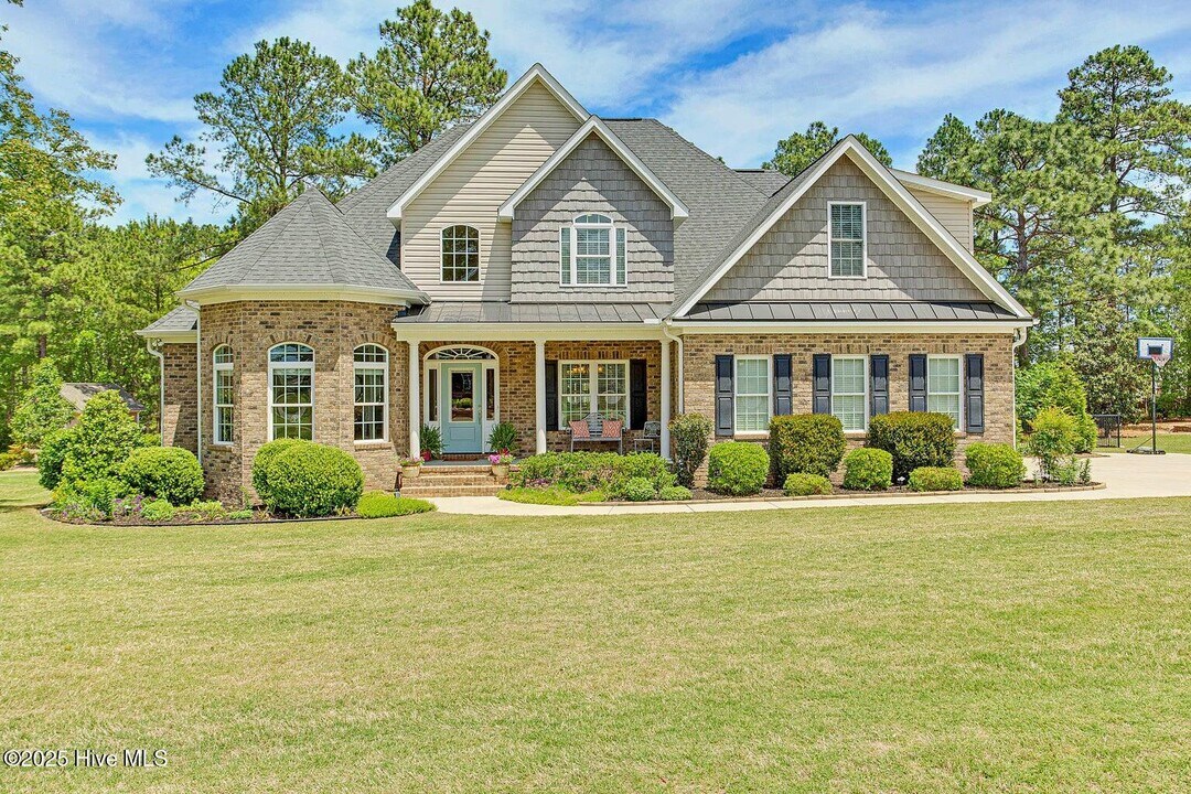 103 Tomahawk Ct in Whispering Pines, NC - Building Photo