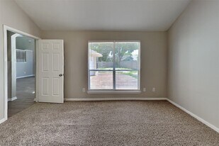 10406 Comanche Springs Ct in Houston, TX - Building Photo