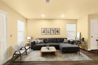 1716 S Waco St in Van Alstyne, TX - Building Photo - Building Photo