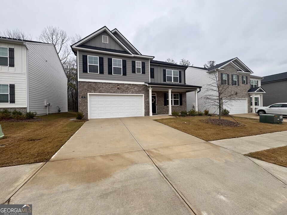 166 Woodbrook Trl in Newnan, GA - Building Photo