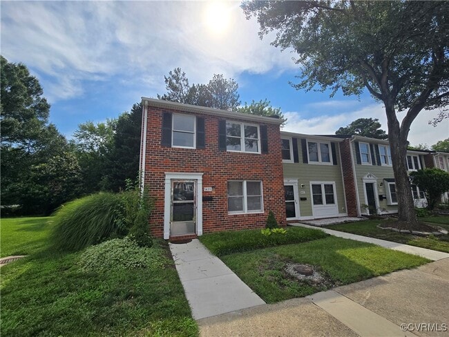 property at 9455 Greenhill Ct