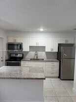 1831 Jefferson St in Hollywood, FL - Building Photo