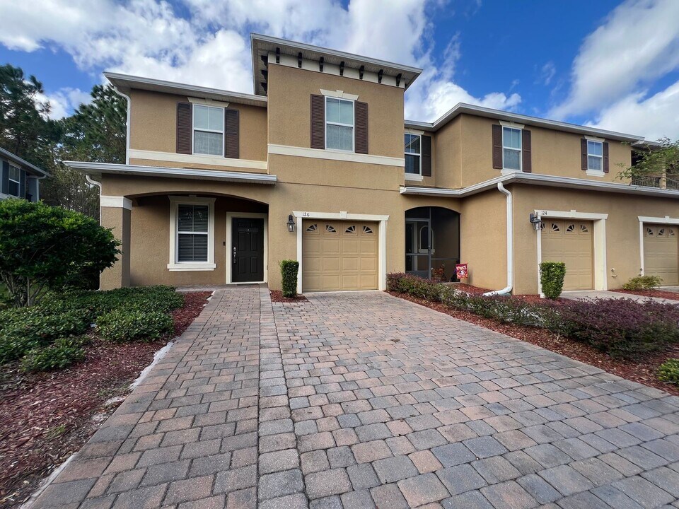126 Masters Ln in Daytona Beach, FL - Building Photo