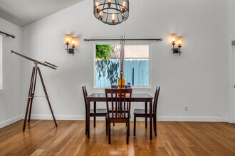 910 N Hayworth Ave in West Hollywood, CA - Building Photo - Building Photo