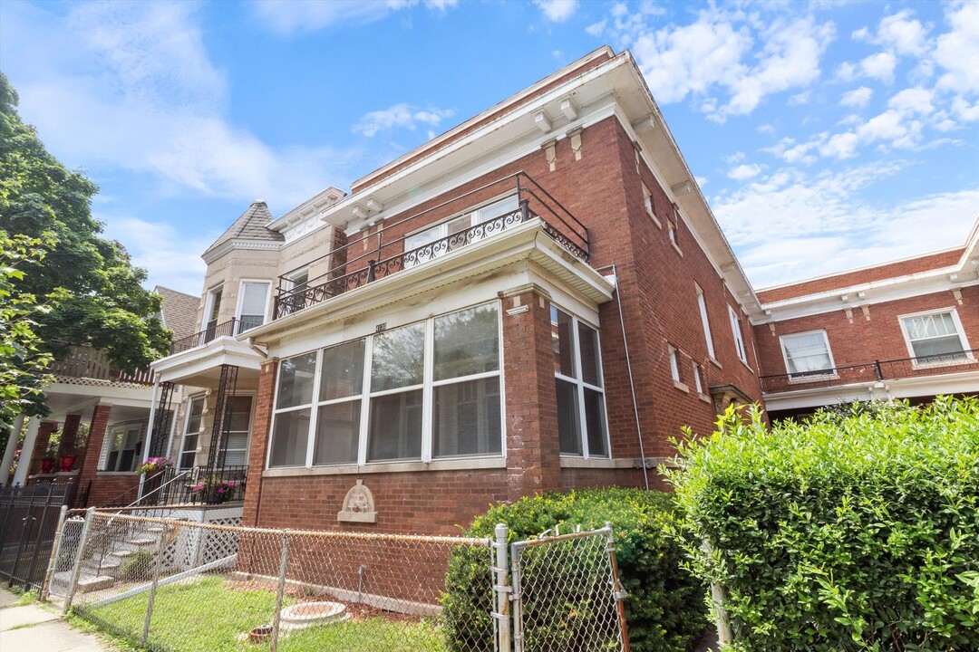 4132 N Ashland Ave in Chicago, IL - Building Photo