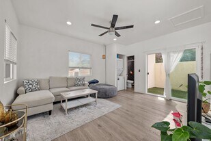 5675 Campanile Way in San Diego, CA - Building Photo
