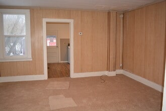 15 Brainard St, Unit 15 in Whitesboro, NY - Foto de edificio - Building Photo