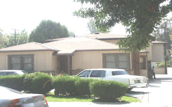 14412 Tiara St in Van Nuys, CA - Building Photo - Building Photo