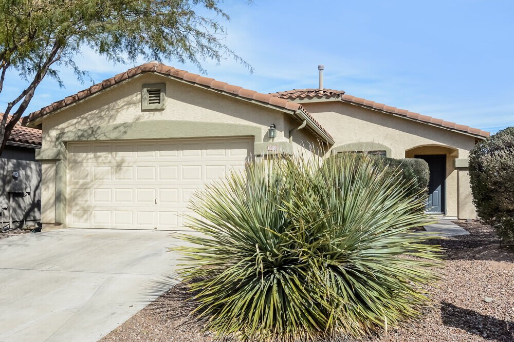 10381 E Roywood Way in Tucson, AZ - Foto de edificio