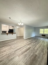 133 Queens Rd in Torrington, CT - Building Photo - Building Photo