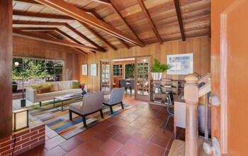 700 Coventry Rd in Kensington, CA - Building Photo - Building Photo