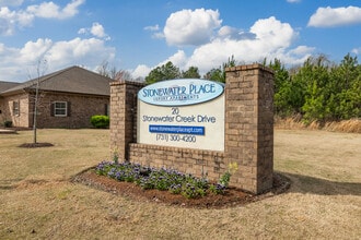 Stonewater Place Apartments in Jackson, TN - Foto de edificio - Building Photo