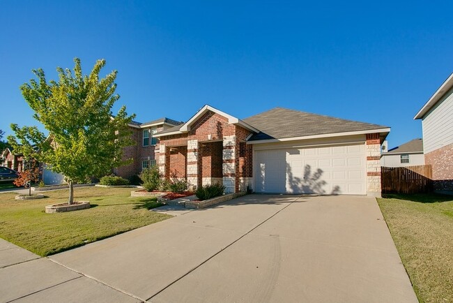 4541 Martingale View Ln in Fort Worth, TX - Foto de edificio - Building Photo