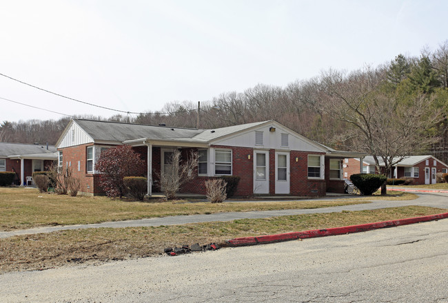 Colonial Drive Apartment