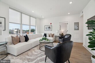 139 W Chelten Ave, Unit 311 in Philadelphia, PA - Building Photo - Building Photo