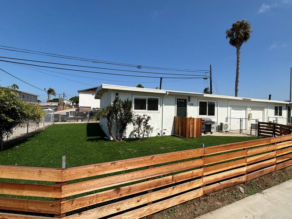 1204 13th St in Imperial Beach, CA - Building Photo