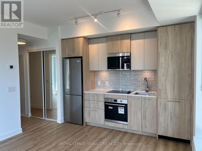 property at 30 Dreamers Wy