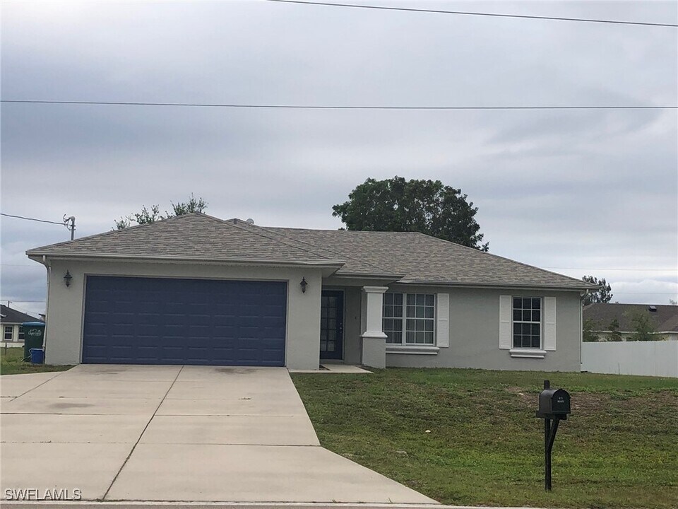 1030 El Dorado Blvd N in Cape Coral, FL - Building Photo
