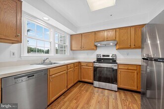 8404 Burchap Dr in Gaithersburg, MD - Building Photo - Building Photo