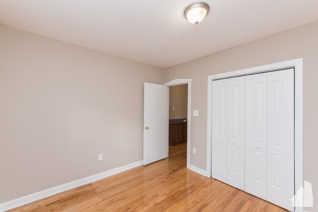 6647 N Greenview Ave, Unit 3W in Chicago, IL - Building Photo - Building Photo