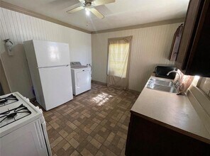3202 Hinton Blvd in Houston, TX - Building Photo - Building Photo