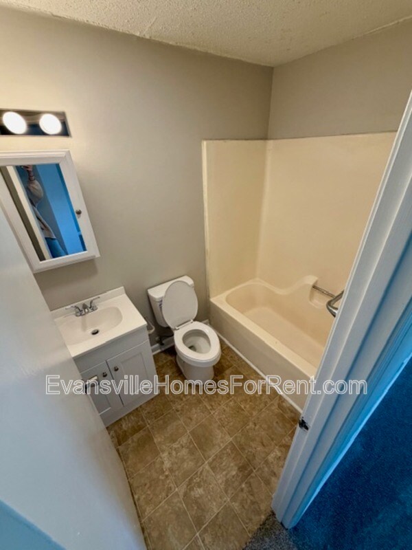 204 N Lafayette Ave in Evansville, IN - Building Photo - Building Photo