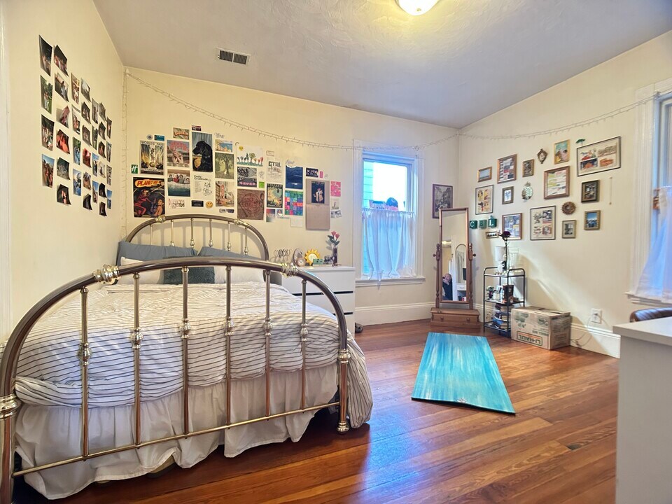 8 Carmel St, Unit 2 in Boston, MA - Building Photo