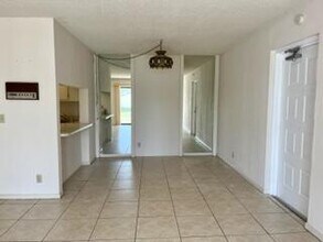 1015 Green Pine Blvd in West Palm Beach, FL - Building Photo - Building Photo