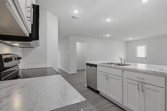 816 Bluffview Dr in Cleburne, TX - Building Photo - Building Photo