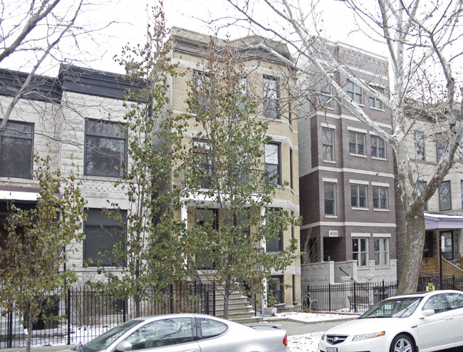 832 W Roscoe St in Chicago, IL - Building Photo - Building Photo