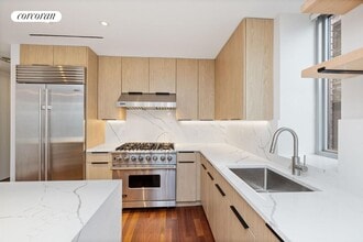 210 W 96th St in New York, NY - Building Photo - Building Photo