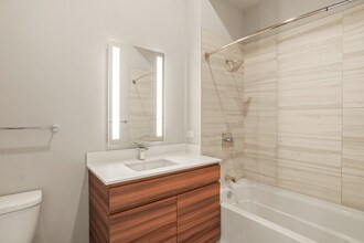 823 N Wells St in Chicago, IL - Foto de edificio - Building Photo