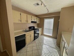 1103 Cumberland Ct SE in Smyrna, GA - Building Photo - Building Photo