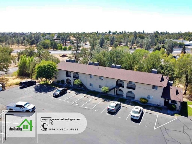 333 Boulder Creek Dr in Redding, CA - Building Photo - Building Photo
