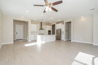 14066 W Desert Flower Dr in Goodyear, AZ - Building Photo - Building Photo