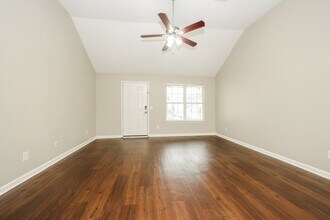 925 Sky Valley Trail in Smyrna, TN - Building Photo - Building Photo