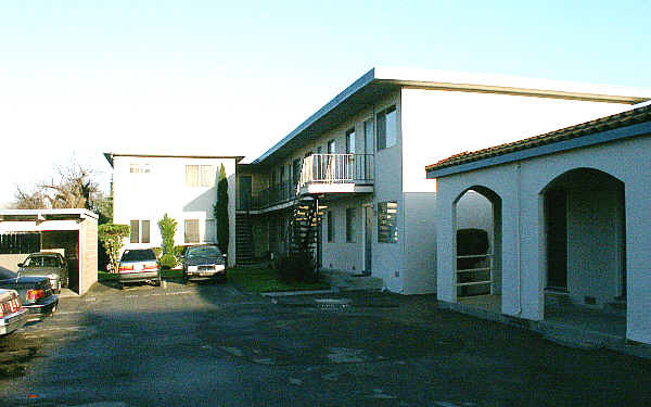 945 S 45th St in Richmond, CA - Building Photo - Building Photo