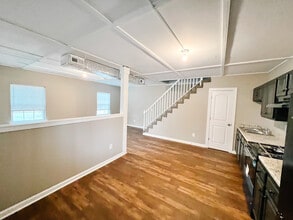 801 Poplar Ave, Unit B in Springfield, TN - Building Photo - Building Photo