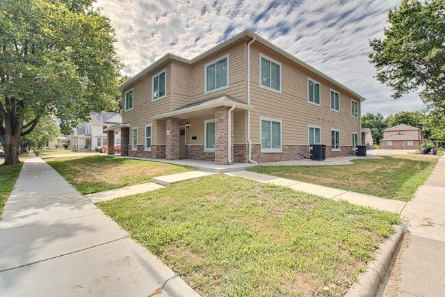 931-931 Fremont St in Manhattan, KS - Building Photo - Building Photo