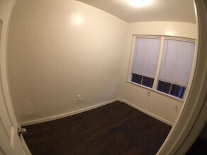 7404 S Western Ave in Los Angeles, CA - Building Photo - Building Photo