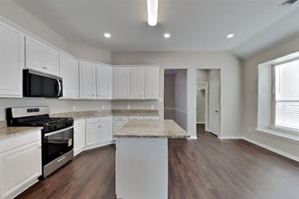 7002 Winter Blossom Dr in Humble, TX - Building Photo - Building Photo