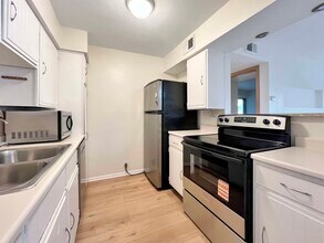 6153 Knoll Way Dr in Willowbrook, IL - Building Photo - Building Photo