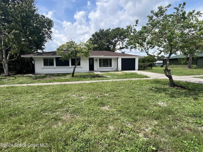 1171 Riviera Dr NE in Palm Bay, FL - Building Photo - Building Photo