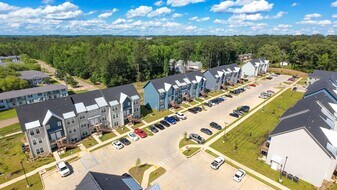 Ivy Row at LA Tech in Ruston, LA - Building Photo