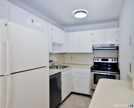 15 Bungalow Park in Stamford, CT - Building Photo - Building Photo